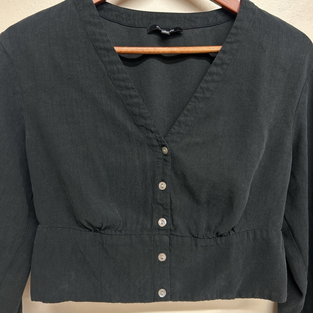 Madewell Black Textured V Neck Button Front Cropped Long Sleeve Top Size M